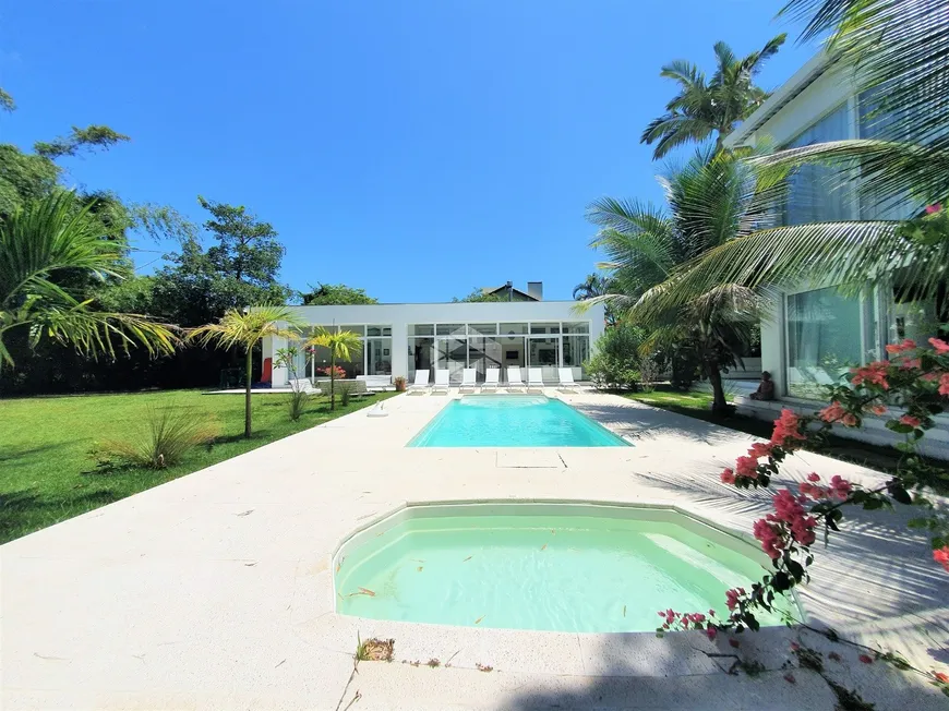 Foto 1 de Casa com 7 Quartos à venda, 260m² em Praia Brava, Florianópolis