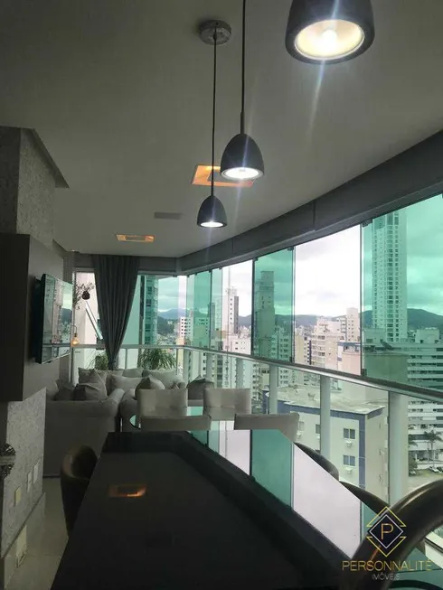 Foto 1 de Apartamento com 3 Quartos à venda, 151m² em Centro, Balneário Camboriú