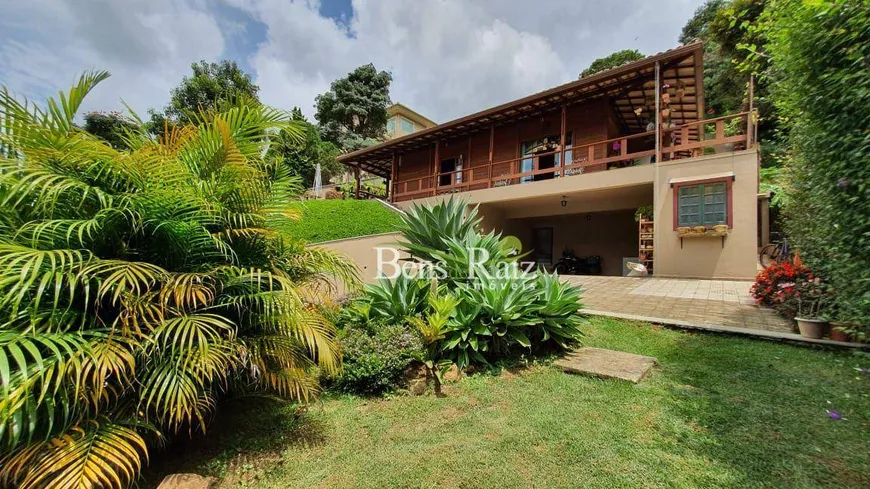 Foto 1 de Casa de Condomínio com 4 Quartos à venda, 258m² em Vila del Rey, Nova Lima