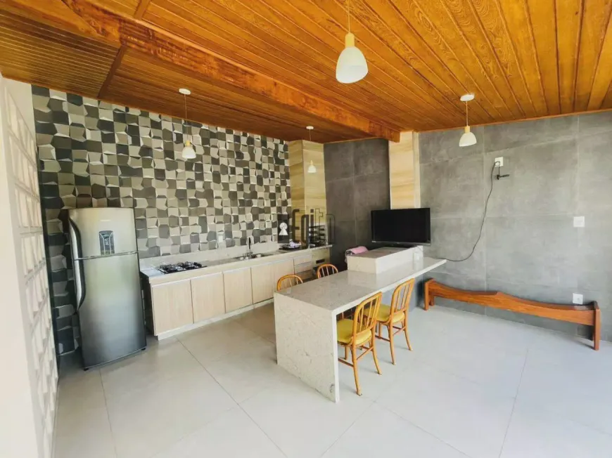 Foto 1 de Casa com 4 Quartos à venda, 212m² em Quintas das Avenidas, Juiz de Fora