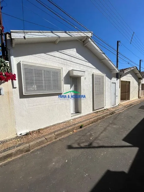 Foto 1 de Casa com 2 Quartos à venda, 73m² em Saude, Rio Claro