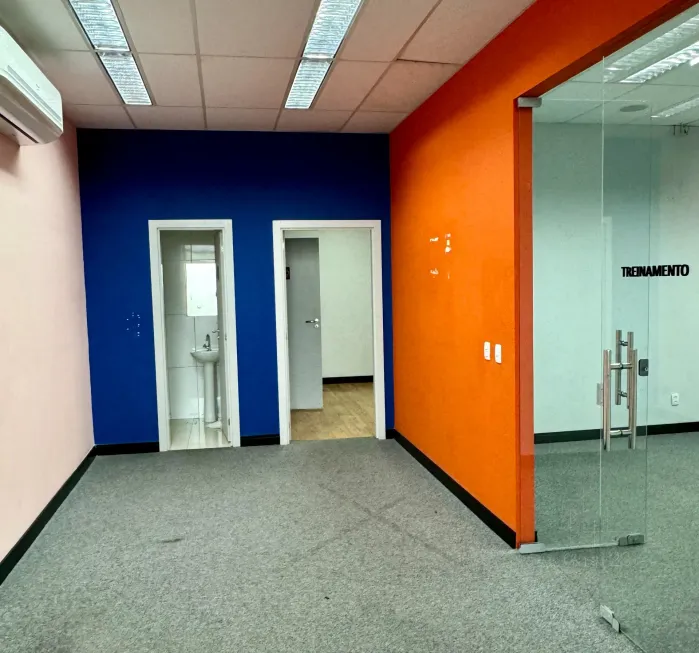 Foto 1 de Sala Comercial para alugar, 217m² em Estreito, Florianópolis