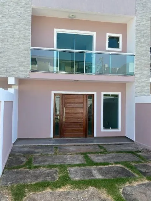Foto 1 de Casa com 3 Quartos para alugar, 58m² em São Marcos, Macaé