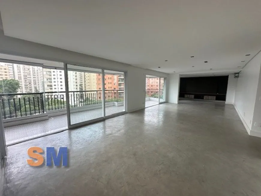 Foto 1 de Apartamento com 3 Quartos para venda ou aluguel, 226m² em Moema, São Paulo