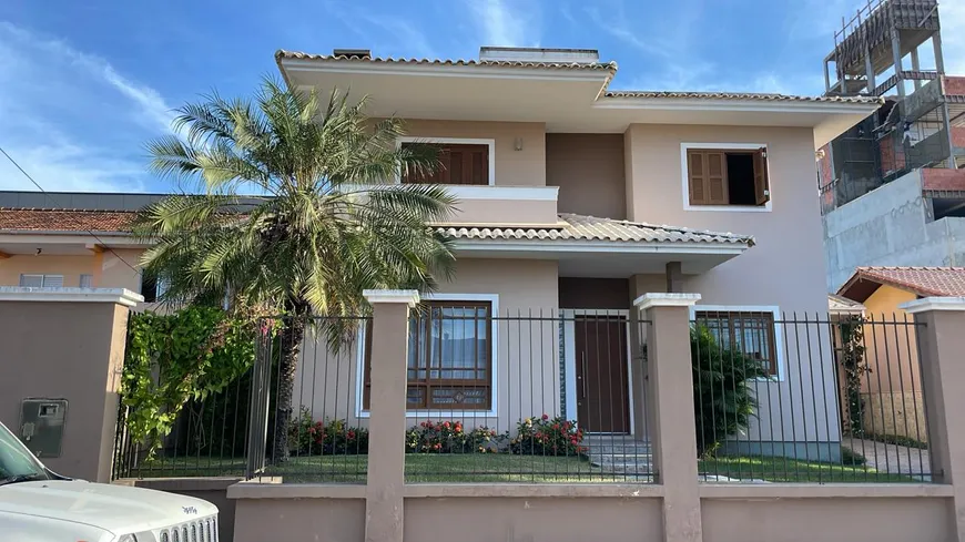 Foto 1 de Casa com 4 Quartos à venda, 254m² em Ingleses do Rio Vermelho, Florianópolis