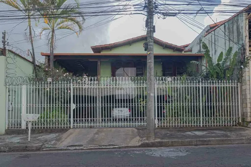 Foto 1 de Casa com 3 Quartos à venda, 360m² em Vera Cruz, Contagem