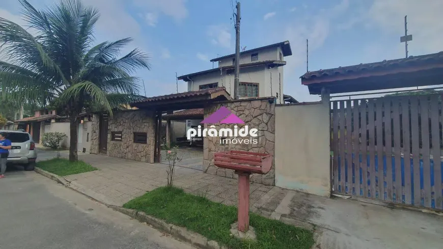 Foto 1 de Casa com 5 Quartos à venda, 245m² em Cidade Jardim, Caraguatatuba