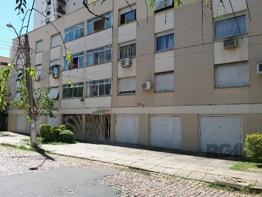 Foto 1 de Apartamento com 3 Quartos à venda, 77m² em Passo da Areia, Porto Alegre