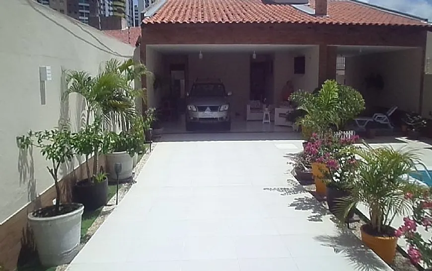 Foto 1 de Casa com 3 Quartos à venda, 325m² em Capim Macio, Natal