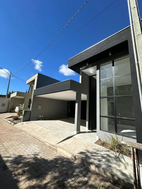 Foto 1 de Casa com 3 Quartos à venda, 200m² em Setor Habitacional Vicente Pires, Brasília