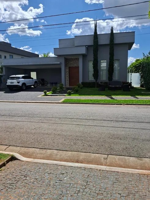 Foto 1 de Casa de Condomínio com 4 Quartos à venda, 300m² em Jardins Lisboa, Goiânia