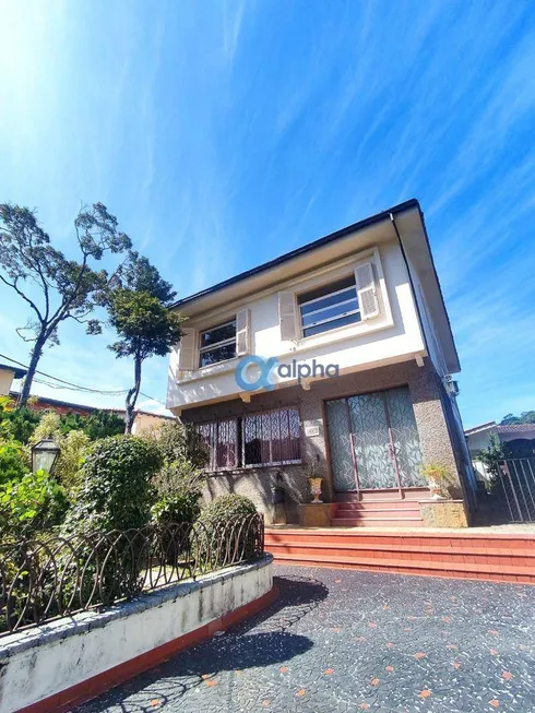 Foto 1 de Casa com 4 Quartos à venda, 300m² em Valparaiso, Petrópolis
