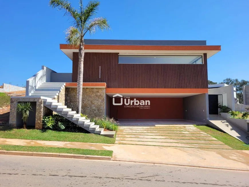 Foto 1 de Casa de Condomínio com 4 Quartos para venda ou aluguel, 300m² em Moinho Velho, Embu das Artes