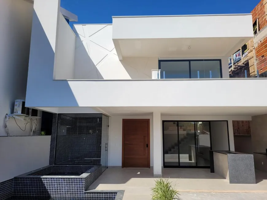 Foto 1 de Casa de Condomínio com 4 Quartos à venda, 283m² em Recreio Dos Bandeirantes, Rio de Janeiro