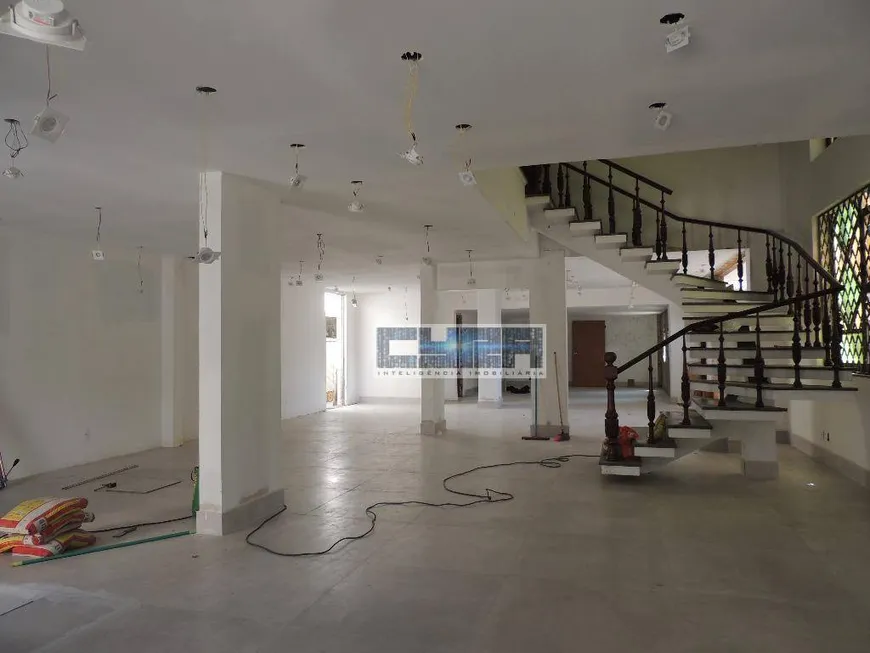 Foto 1 de Imóvel Comercial com 4 Quartos para alugar, 378m² em Ponta da Praia, Santos