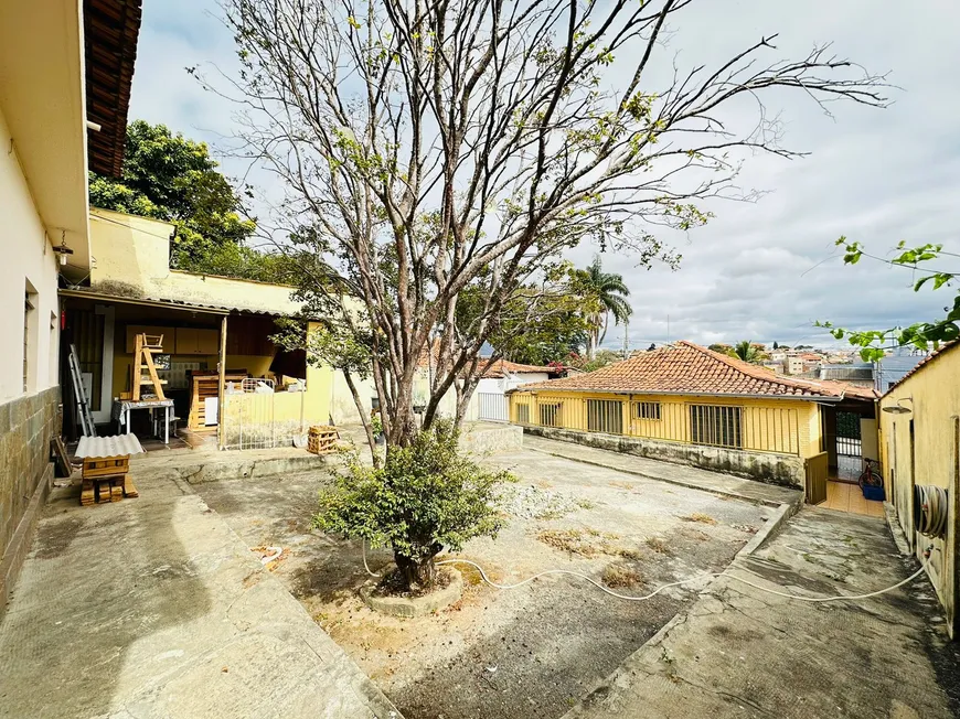 Foto 1 de Casa com 3 Quartos à venda, 360m² em Copacabana, Belo Horizonte