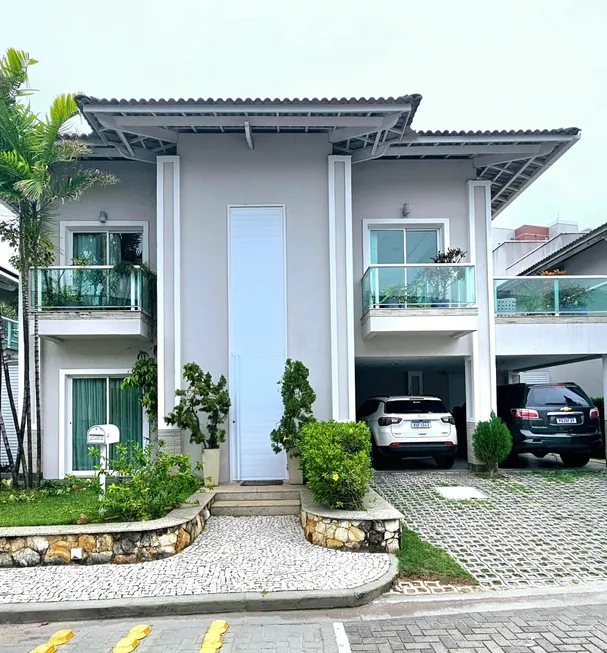 Foto 1 de Casa de Condomínio com 4 Quartos à venda, 400m² em De Lourdes, Fortaleza