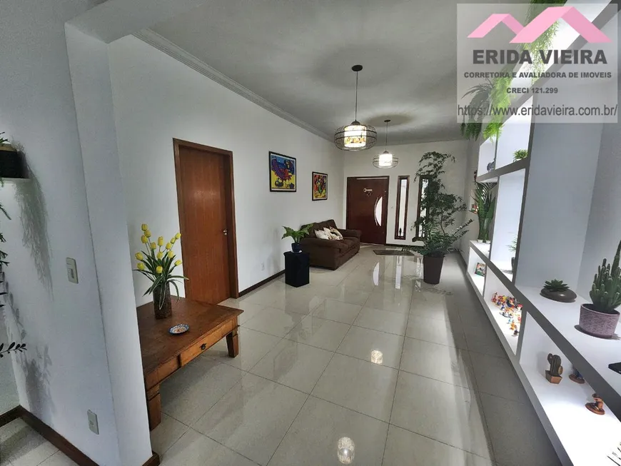 Foto 1 de Casa com 4 Quartos à venda, 350m² em Jardim Residencial Doutor Lessa, Pindamonhangaba