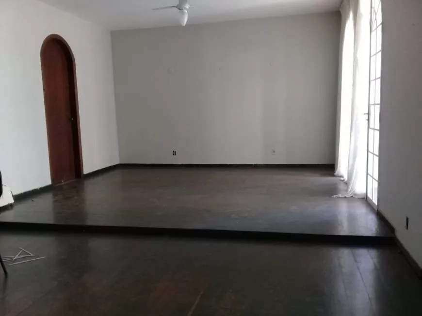 Foto 1 de Casa com 4 Quartos à venda, 312m² em Sion, Belo Horizonte