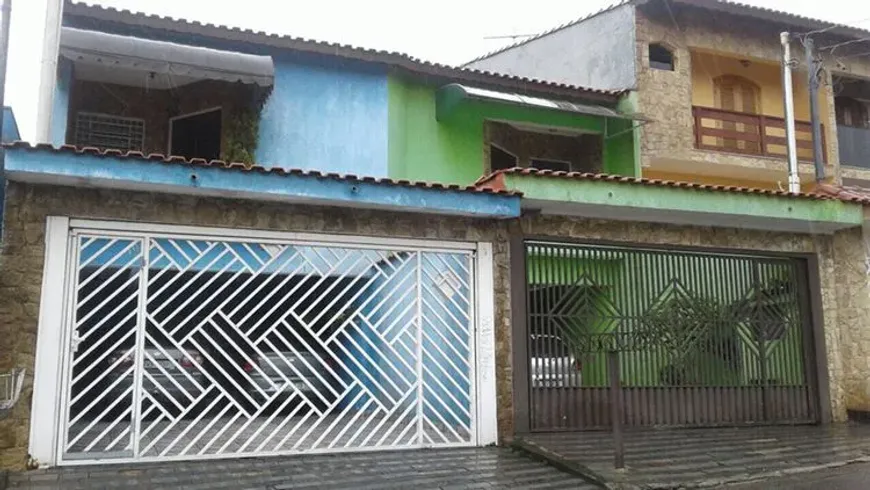 Foto 1 de Sobrado com 3 Quartos à venda, 174m² em Vila Guaraciaba, Santo André