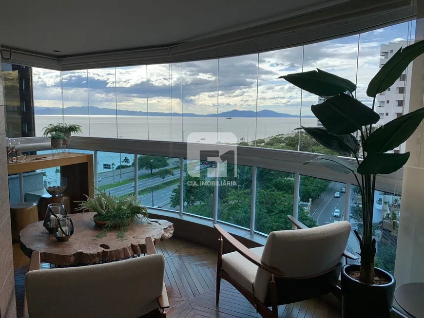 Foto 1 de Apartamento com 3 Quartos à venda, 222m² em Beira Mar, Florianópolis