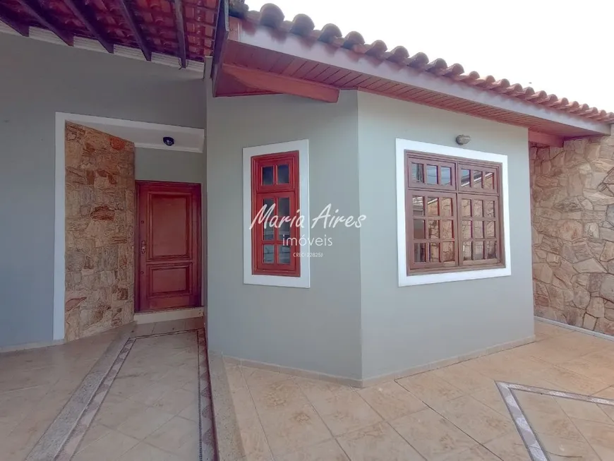 Foto 1 de Casa com 3 Quartos à venda, 218m² em Jardim Acapulco, São Carlos