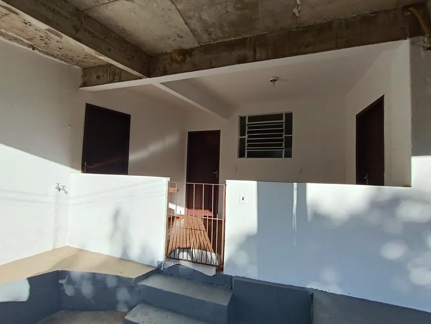 Foto 1 de Casa com 2 Quartos para alugar, 65m² em Samambaia, Petrópolis