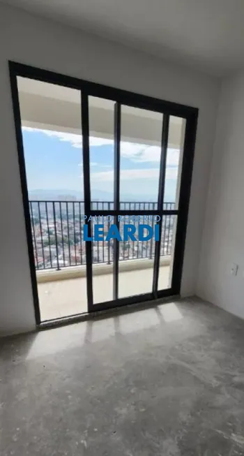 Foto 1 de Apartamento com 2 Quartos à venda, 54m² em Vila Anastácio, São Paulo