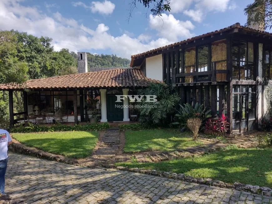 Foto 1 de Casa com 5 Quartos à venda, 600m² em Pessegueiros, Teresópolis