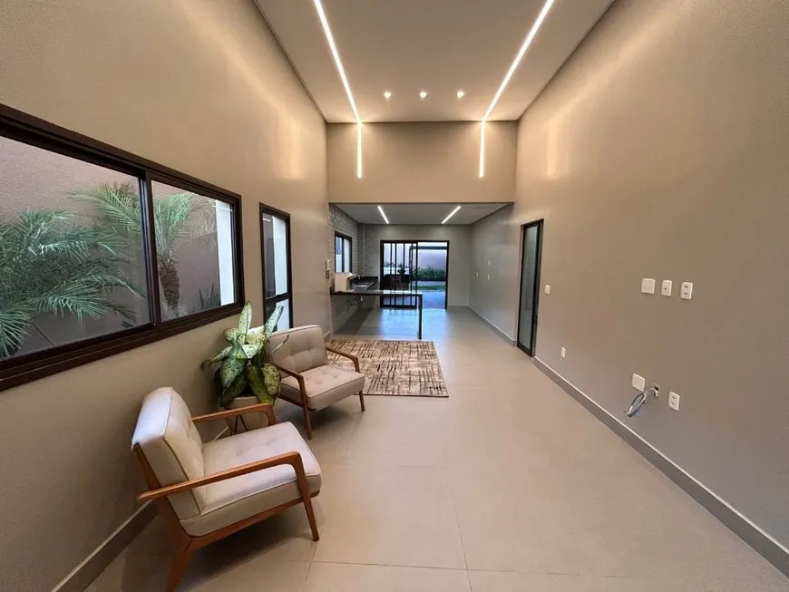 Foto 1 de Casa com 3 Quartos à venda, 210m² em Setor Cristina II Expansao, Trindade