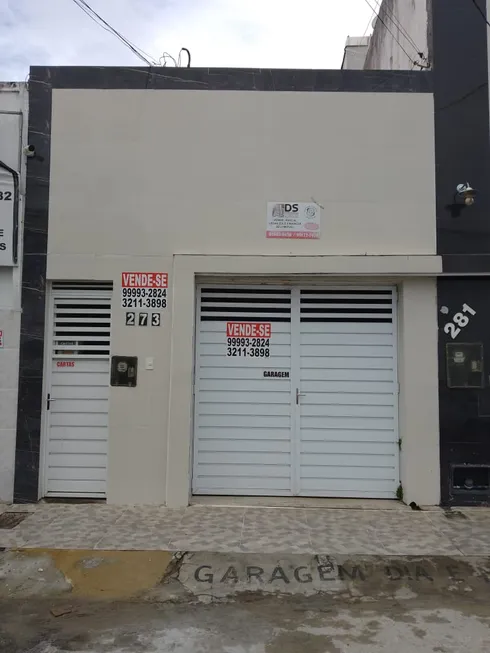 Foto 1 de Casa com 4 Quartos à venda, 200m² em Centro, Aracaju