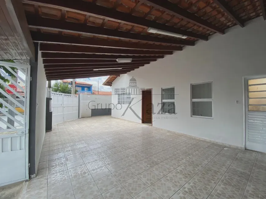 Foto 1 de Casa com 3 Quartos à venda, 123m² em Vila Tesouro, São José dos Campos