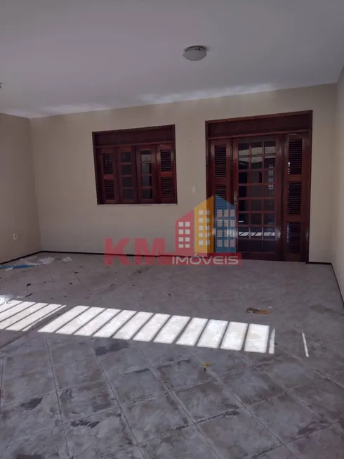 Foto 1 de Casa com 3 Quartos à venda, 186m² em Centro, Aracati