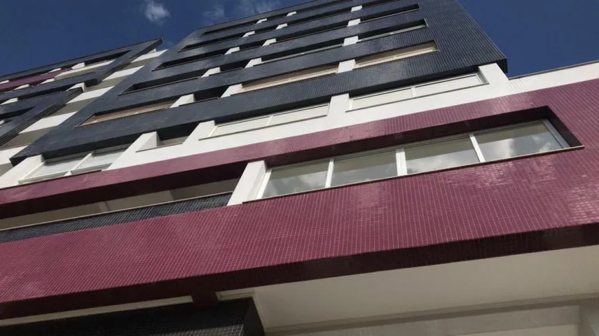 Foto 1 de Apartamento com 2 Quartos à venda, 75m² em Centro, Torres