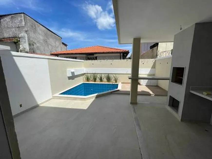 Foto 1 de Casa de Condomínio com 4 Quartos à venda, 177m² em Itaipu, Niterói