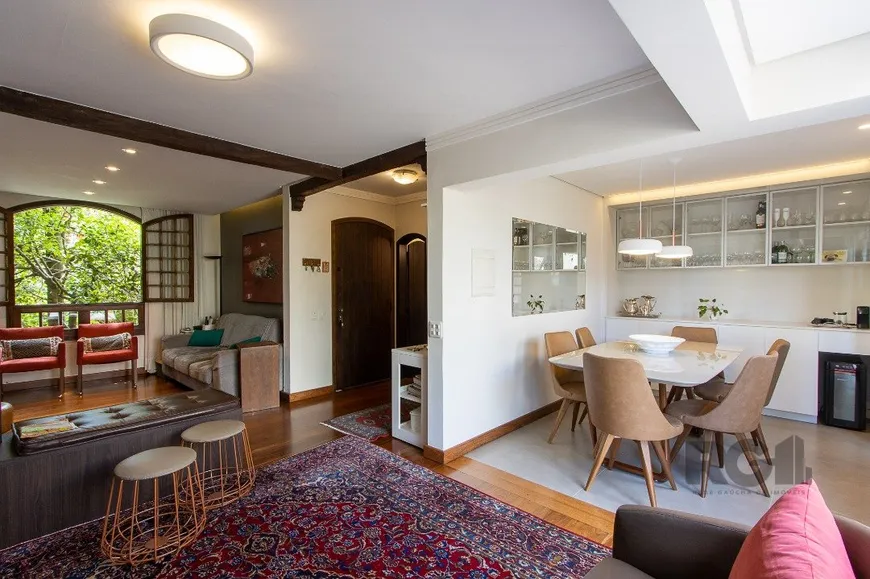 Foto 1 de Casa de Condomínio com 3 Quartos à venda, 301m² em Cristal, Porto Alegre