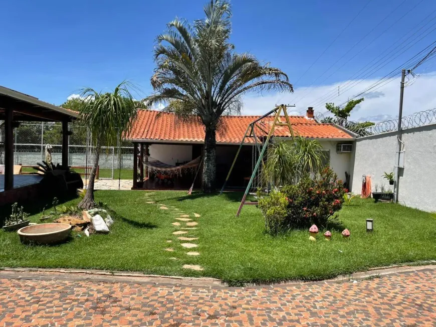 Foto 1 de Fazenda/Sítio com 3 Quartos à venda, 1430m² em Centro, Aragoiânia