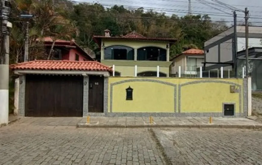 Foto 1 de Casa com 4 Quartos à venda, 362m² em Correas, Petrópolis