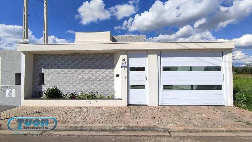 Foto 1 de Casa com 3 Quartos à venda, 250m² em Centro, Porangaba
