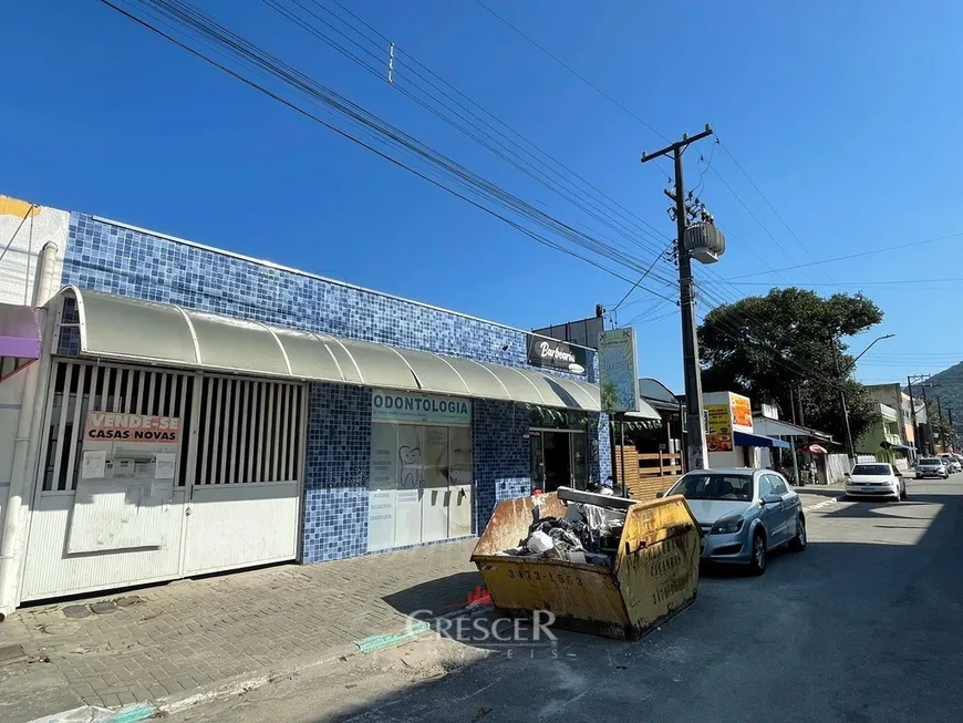 Foto 1 de Sobrado com 5 Quartos à venda, 200m² em Centro, Matinhos