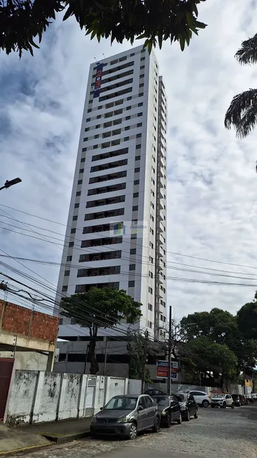 Foto 1 de Apartamento com 2 Quartos à venda, 50m² em Madalena, Recife