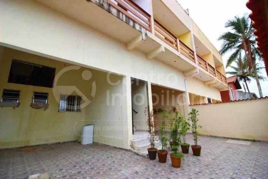 Foto 1 de Casa com 2 Quartos à venda, 76m² em Belmira Novaes, Peruíbe