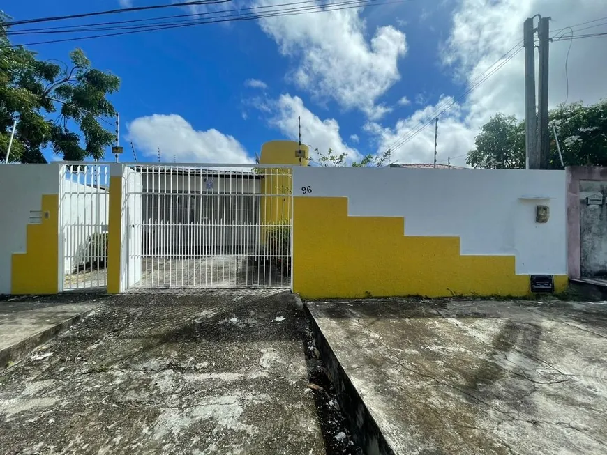 Foto 1 de Casa com 3 Quartos à venda, 120m² em Emaús, Parnamirim