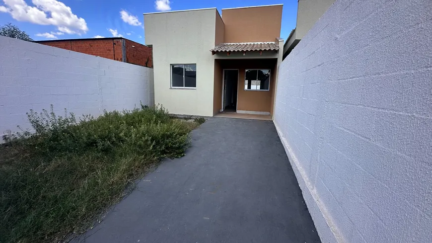 Foto 1 de Casa com 2 Quartos à venda, 65m² em Ikaray, Várzea Grande