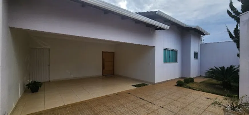 Foto 1 de Casa com 3 Quartos à venda, 200m² em Residencial Araujoville, Anápolis
