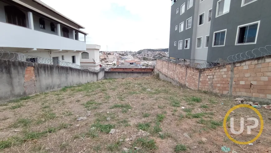 Foto 1 de Lote/Terreno à venda, 360m² em São Luiz, Betim