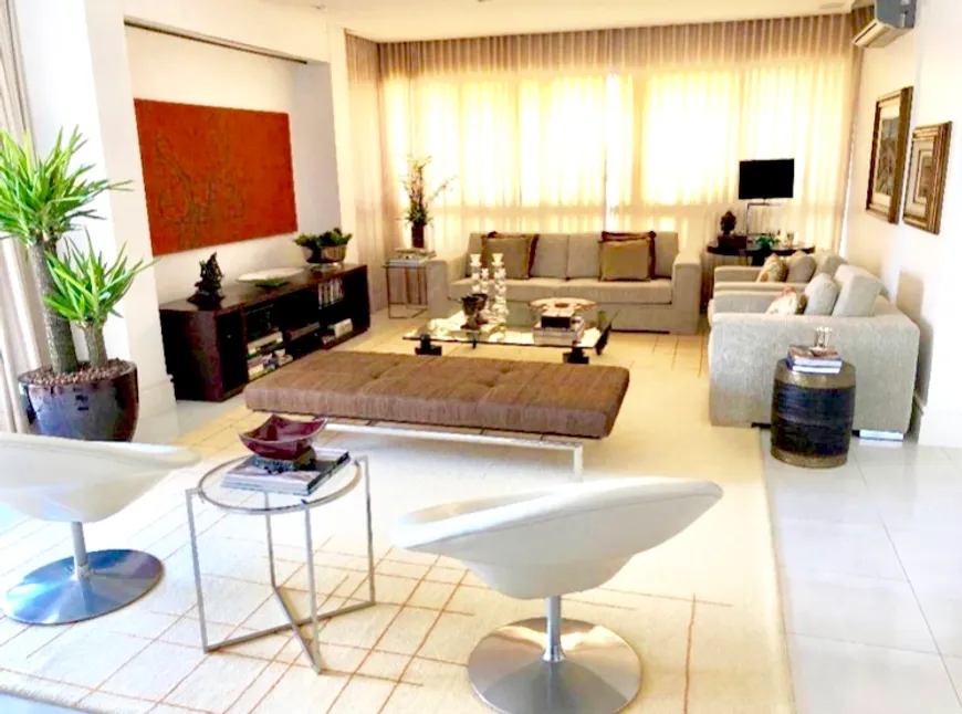 Foto 1 de Apartamento com 4 Quartos à venda, 332m² em Jardim Apipema, Salvador