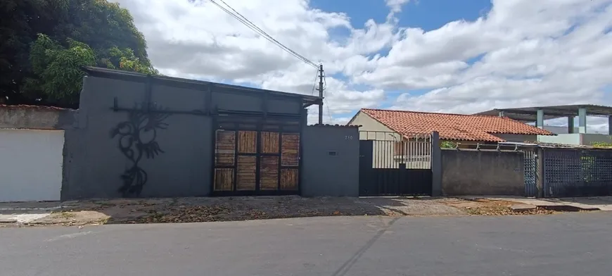 Foto 1 de Casa com 3 Quartos à venda, 160m² em Santa Terezinha, Belo Horizonte