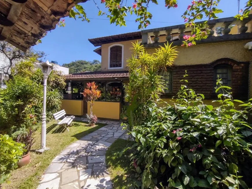 Foto 1 de Casa com 3 Quartos à venda, 432m² em Centro, Miguel Pereira