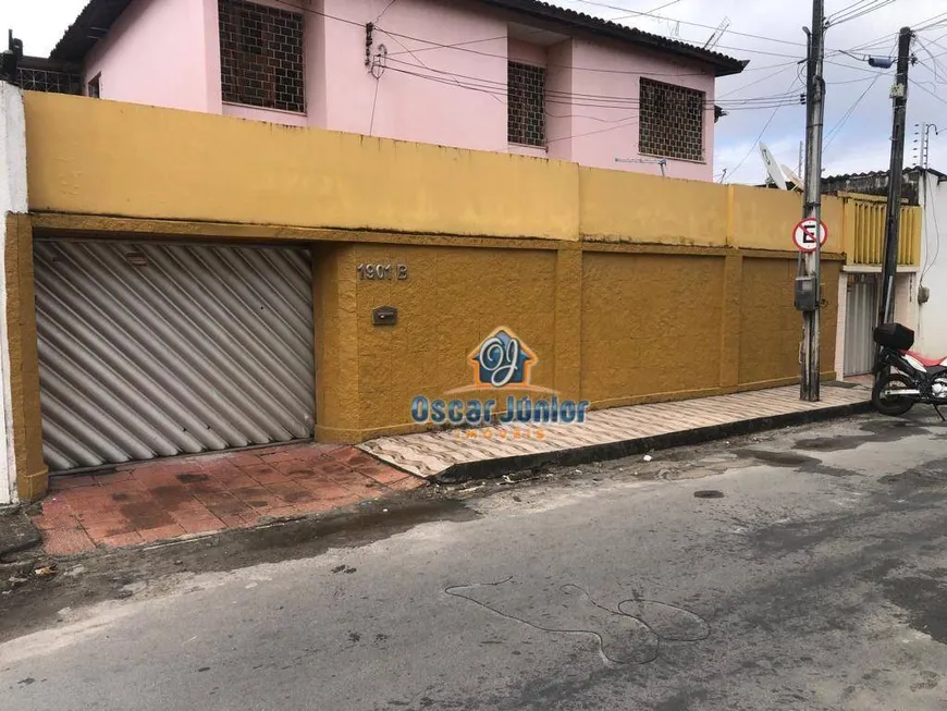 Foto 1 de Casa com 3 Quartos à venda, 158m² em Montese, Fortaleza